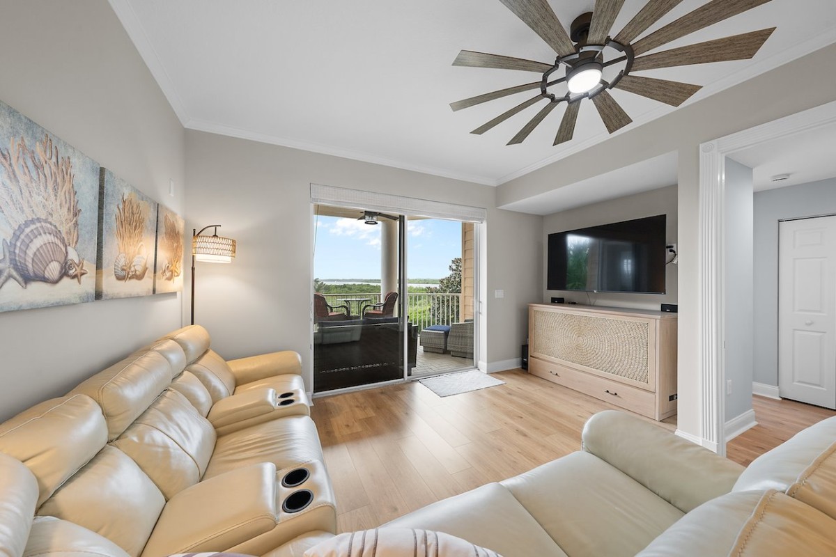 2306 Harbour Village